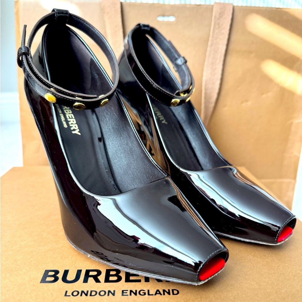 Burberry Jermyn 105 Pumps in Coffee (37)